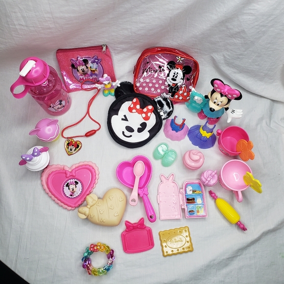 Disney Minnie Mouse Toy Bundle Over 30 Pieces Includes Zippered Bags & H20Bottle - Picture 2 of 8